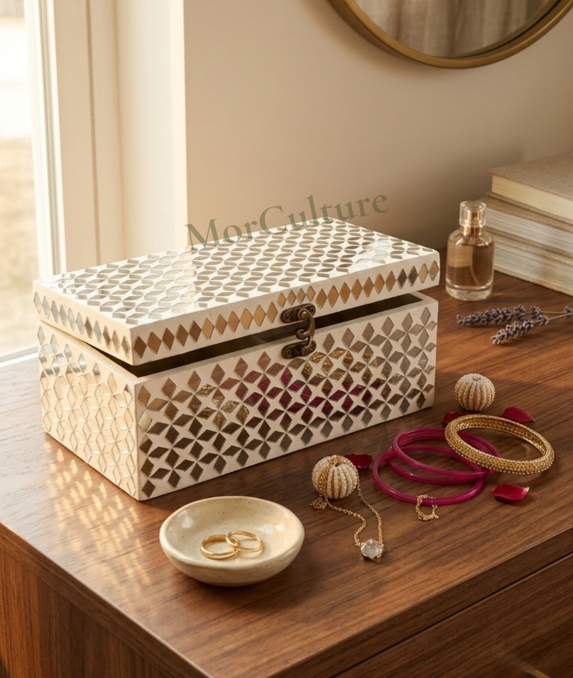Bangle Box with rode