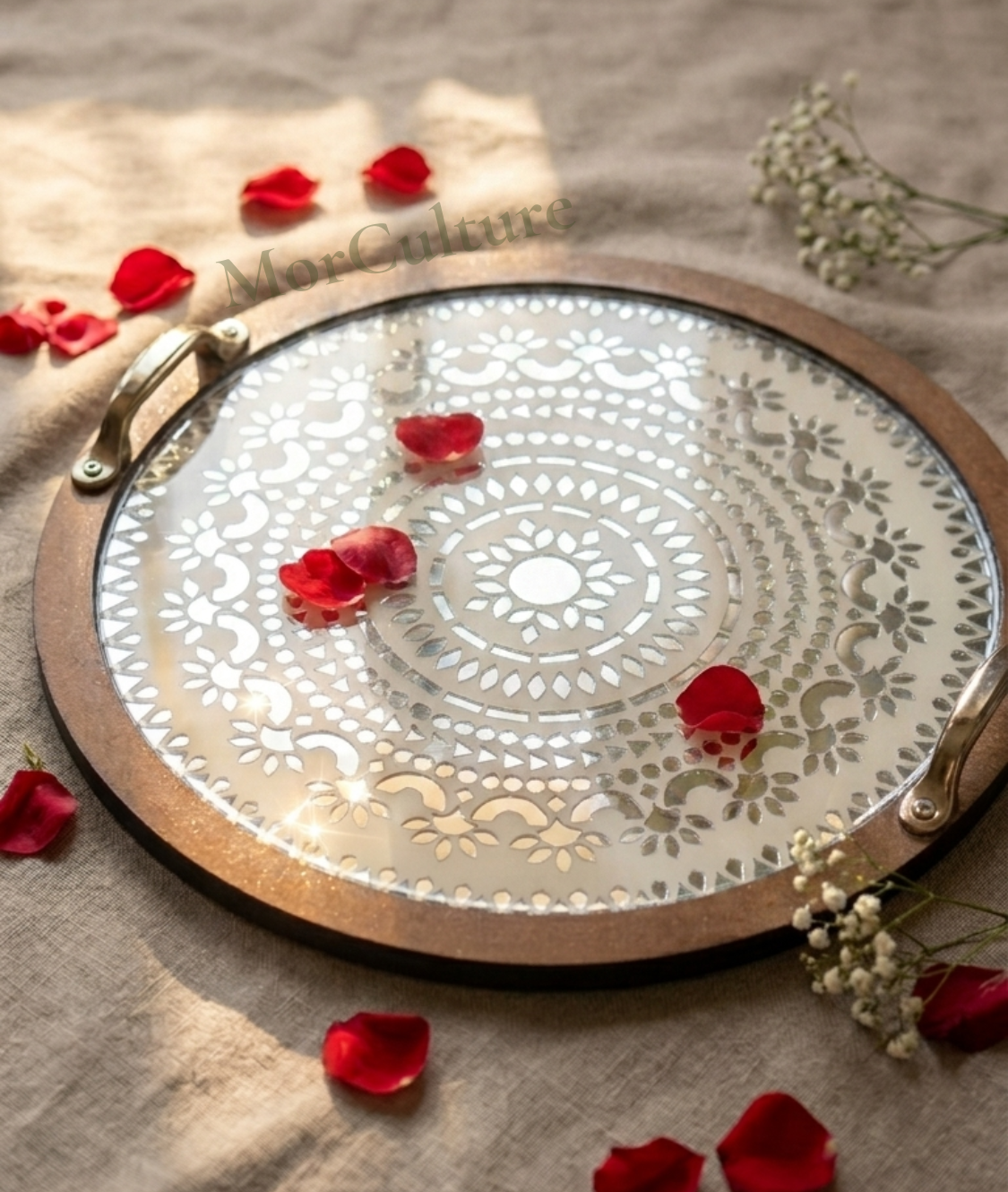 Round Tray with Metal Handle