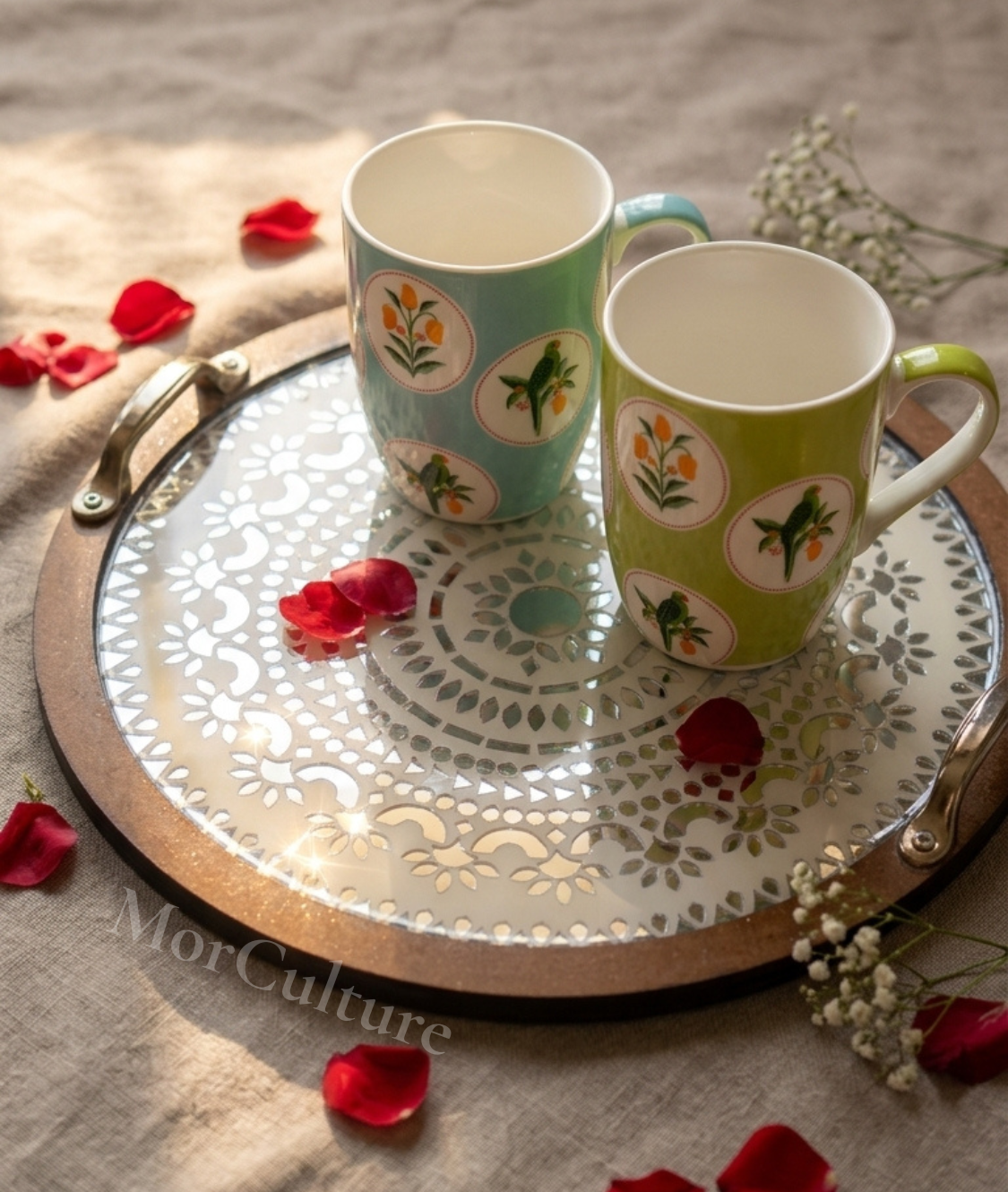 Round Tray with Metal Handle